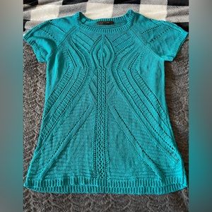 Beautiful turquoise quitter top